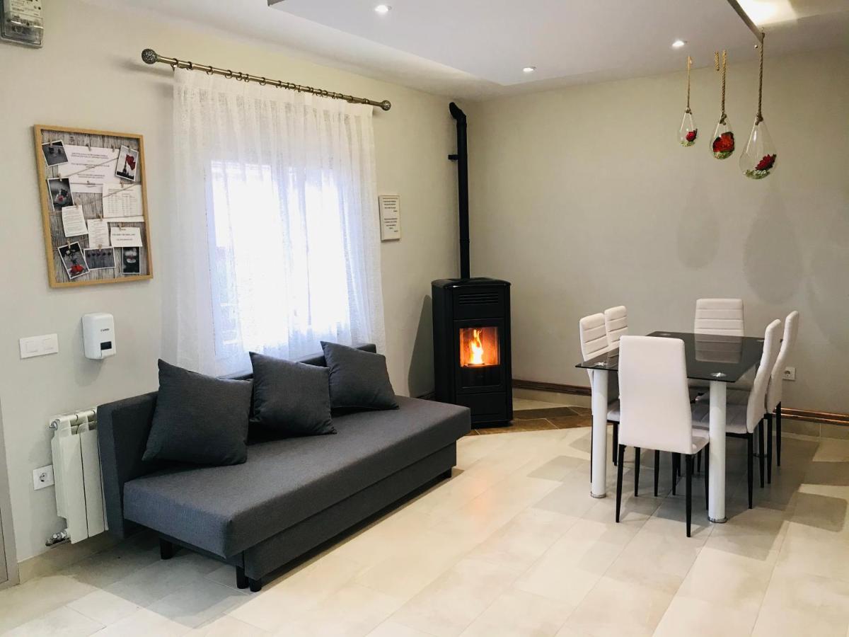 Casa La Mimbrera Apartment Лас Навас дел Маркес Екстериор снимка
