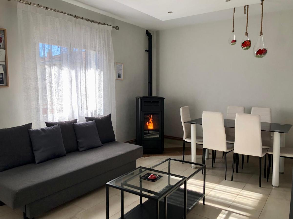 Casa La Mimbrera Apartment Лас Навас дел Маркес Екстериор снимка
